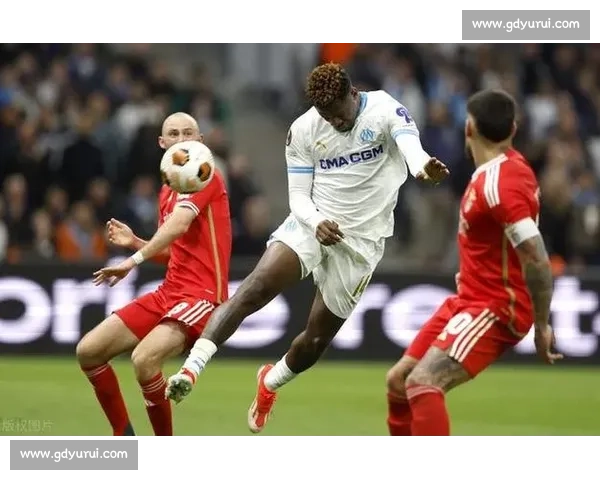 帕夫利季斯戴帽 + 三点球!本菲卡 5-0 横扫阿罗卡 帕夫利季斯戴帽 + 三点球!本菲卡 5-0 横扫阿罗卡